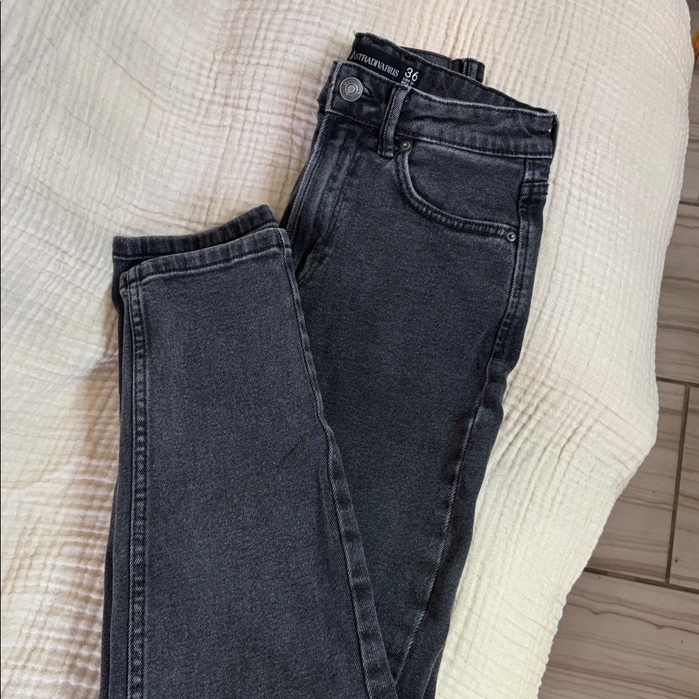 Stradivarius - 1465 slim-fit mom jeans